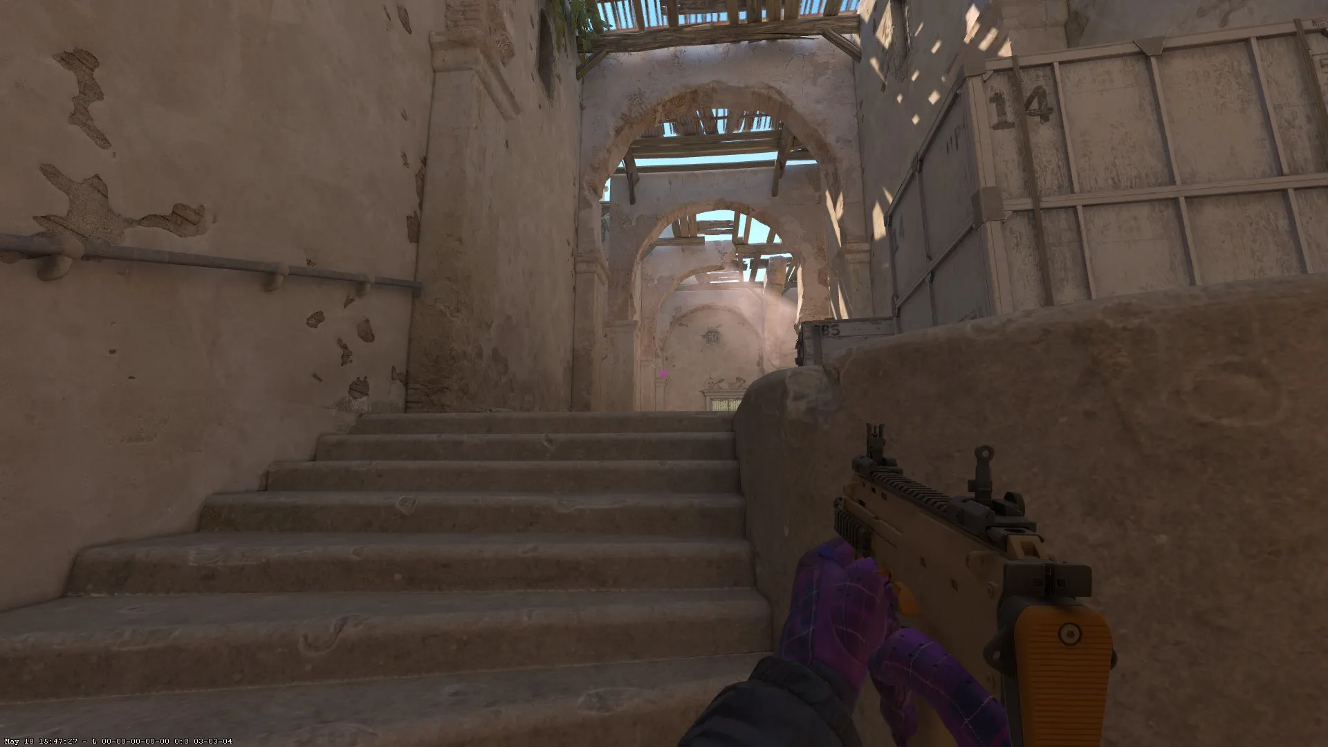 MP7 spot on Dust 2 – B Tunnels